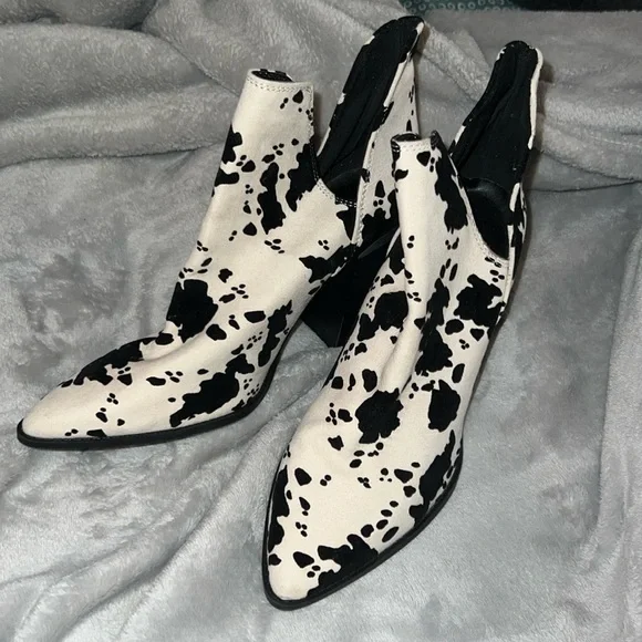 Shoes | Size 75 Suede Cow Print Booties Brand New Never Warn  display picture 3